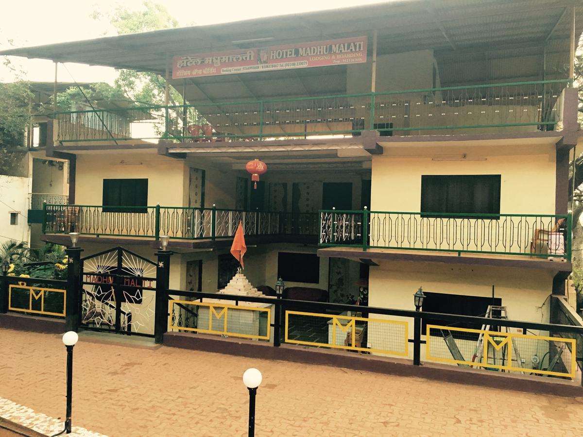מת'ראן Hotel Madhumalti מראה חיצוני תמונה